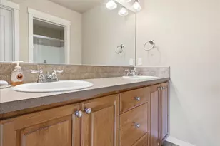 437 NW 27th St, Redmond, OR 97756 - Photo 20