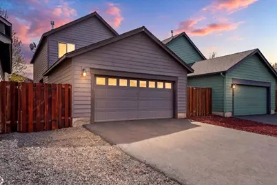 437 NW 27th Street, Redmond, OR 97756 - Photo 2