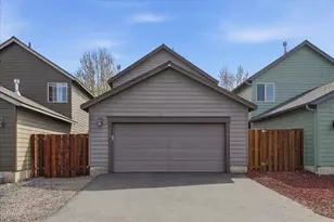 437 NW 27th St, Redmond, OR 97756 - Photo 36