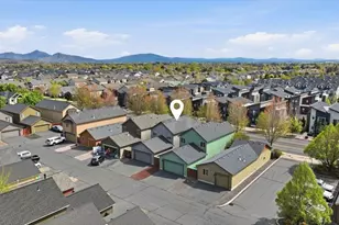 437 NW 27th St, Redmond, OR 97756 - Photo 36