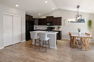 321 SW Antler Ridge Ct, Redmond, OR 97756 - Photo 6
