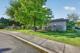 2892 Banner Ct, Medford, OR 97504 - Photo 4