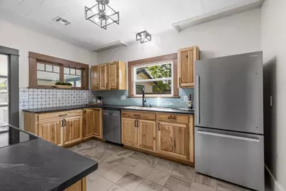 579 Franquette Street, Medford, OR 97501 - Photo 6