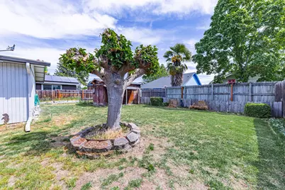 400 Morningside Street, Medford, OR 97501 - Photo 32