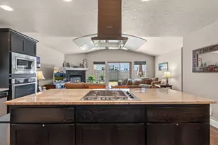 3023 NE Red Oak Dr, Bend, OR 97701 - Photo 8