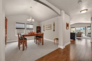 3023 NE Red Oak Dr, Bend, OR 97701 - Photo 4