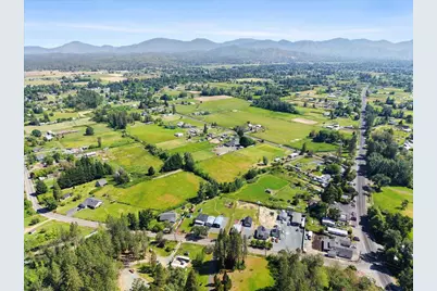 1807 Rounds Avenue, Grants Pass, OR 97527 - Photo 36