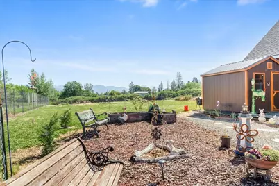 1807 Rounds Avenue, Grants Pass, OR 97527 - Photo 24