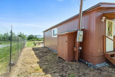 1807 Rounds Avenue, Grants Pass, OR 97527 - Photo 34