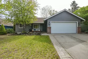 764 NE Tierra Rd, Bend, OR 97701 - Photo 2