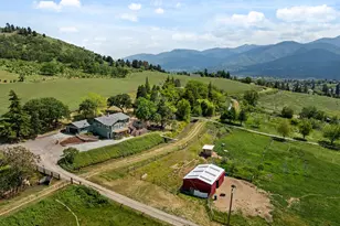 2140 N Valley View Rd, Ashland, OR 97520 - Photo 2
