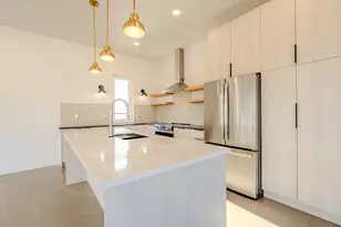 312 E Rapp Rd, Talent, OR 97540 - Photo 4