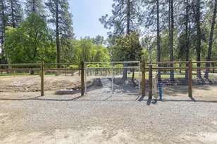 8110 New Hope Rd, Grants Pass, OR 97527 - Photo 58