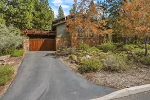 240 NW Skyliner Summit Loop, Bend, OR 97703 - Photo 2