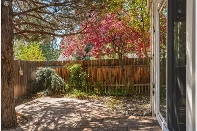19827 Powers Road, Bend, OR 97702 - Photo 32