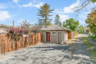 746 C St, Ashland, OR 97520 - Photo 28