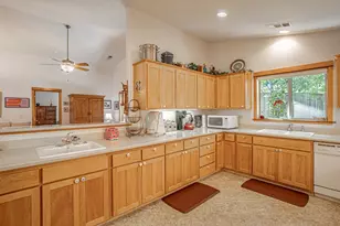 35 Logan Way, Talent, OR 97540 - Photo 8