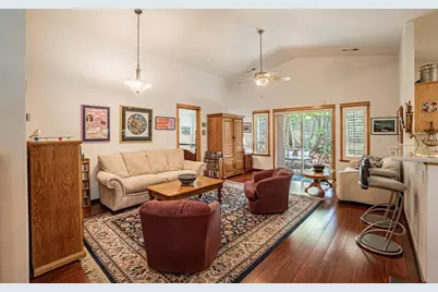 35 Logan Way, Talent, OR 97540 - Photo 4
