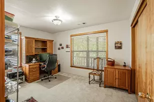 35 Logan Way, Talent, OR 97540 - Photo 16