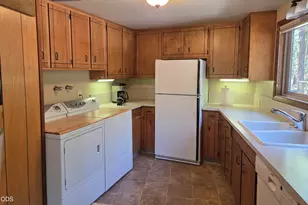 71073 Bracken Ln, Black Butte Ranch, OR 97759 - Photo 26