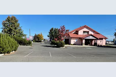 1362 S Highway 97, Redmond, OR 97756 - Photo 2