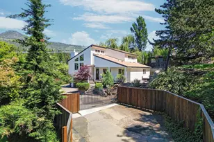 23 San Marcos Dr, Medford, OR 97504 - Photo 2