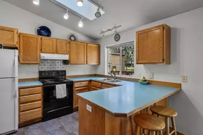 18887 Choctaw Road, Bend, OR 97702 - Photo 4