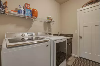 2933 NW Hemlock Lane, Redmond, OR 97756 - Photo 24