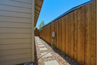 2933 NW Hemlock Lane, Redmond, OR 97756 - Photo 30