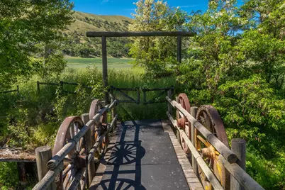 6100 Eightmile Road, The Dalles, OR 97058 - Photo 14