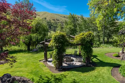 6100 Eightmile Road, The Dalles, OR 97058 - Photo 6
