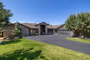 1144 Highland View Loop, Redmond, OR 97756 - Photo 2