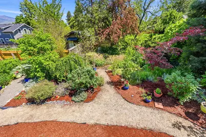 200 Harrison Street, Ashland, OR 97520 - Photo 32