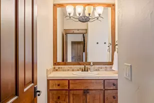 67167 Hwy 20, Bend, OR 97703 - Photo 34