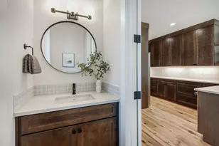 334 SW Roosevelt Ave, Bend, OR 97702 - Photo 12