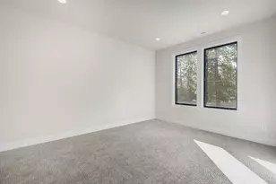 334 SW Roosevelt Ave, Bend, OR 97702 - Photo 16