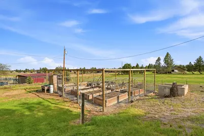 64992 Valeview Drive, Bend, OR 97703 - Photo 4