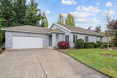 622 Fernwood Drive, Medford, OR 97504 - Photo 1