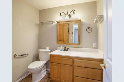 604 Hemlock Avenue, Central Point, OR 97502 - Photo 16
