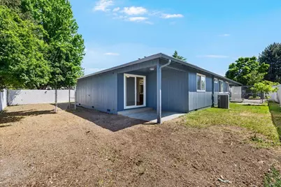 783 Columbine Way, Central Point, OR 97502 - Photo 16