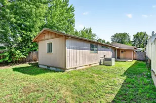 1425 Lawnridge St, Medford, OR 97504 - Photo 16