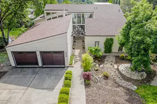1710 NE Hillcrest Ln, Grants Pass, OR 97526 - Photo 10
