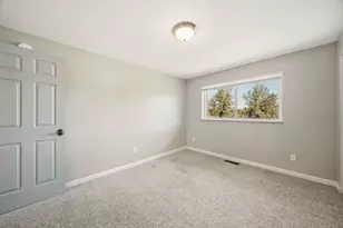3890 NW 25th St, Redmond, OR 97756 - Photo 22