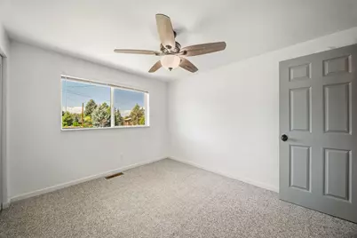 3890 NW 25th Street, Redmond, OR 97756 - Photo 14