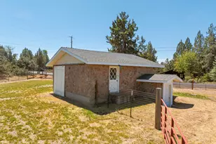 3890 NW 25th St, Redmond, OR 97756 - Photo 24