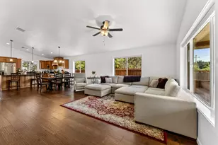 183 Lincoln Rd, Grants Pass, OR 97526 - Photo 6
