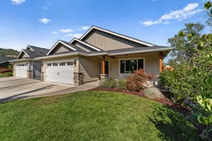 183 Lincoln Rd, Grants Pass, OR 97526 - Photo 4
