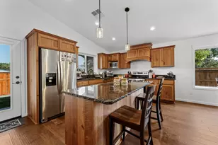 183 Lincoln Rd, Grants Pass, OR 97526 - Photo 8