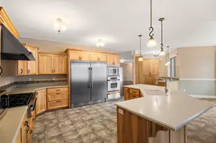 17045 Shawnee Cir, Bend, OR 97707 - Photo 14
