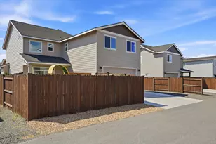 748 NW 27th St, Redmond, OR 97756 - Photo 38